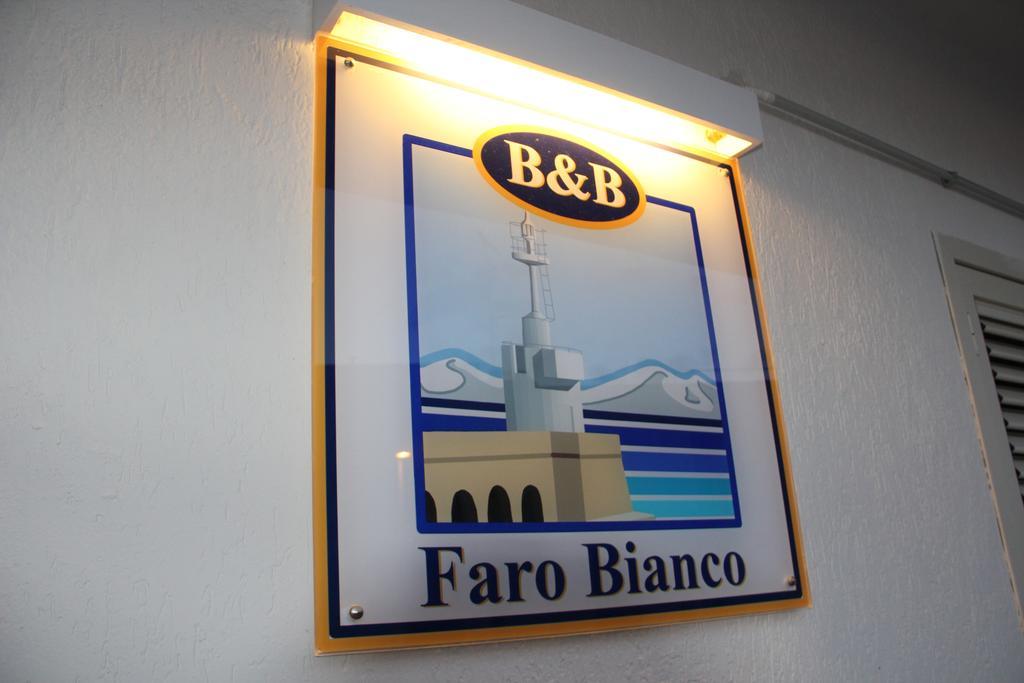 B&B Faro Bianco โอตรันโต ภายนอก รูปภาพ