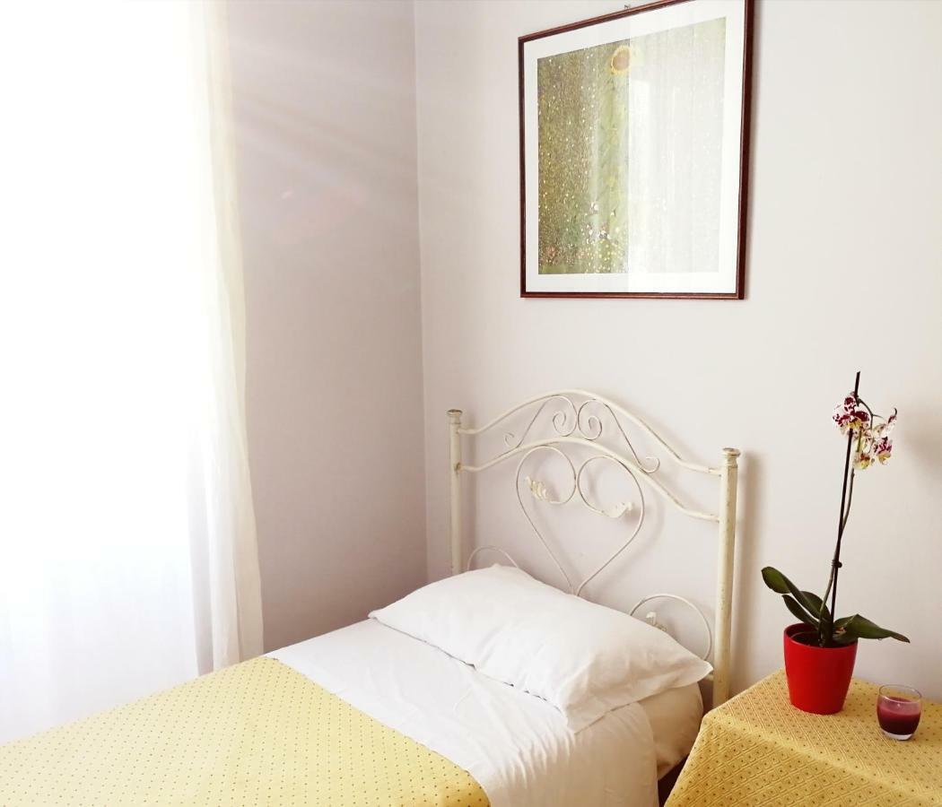 B&B Faro Bianco โอตรันโต ภายนอก รูปภาพ